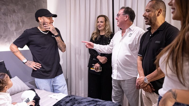 Santos homenageia Neymar com suíte personalizada no CT Rei Pelé