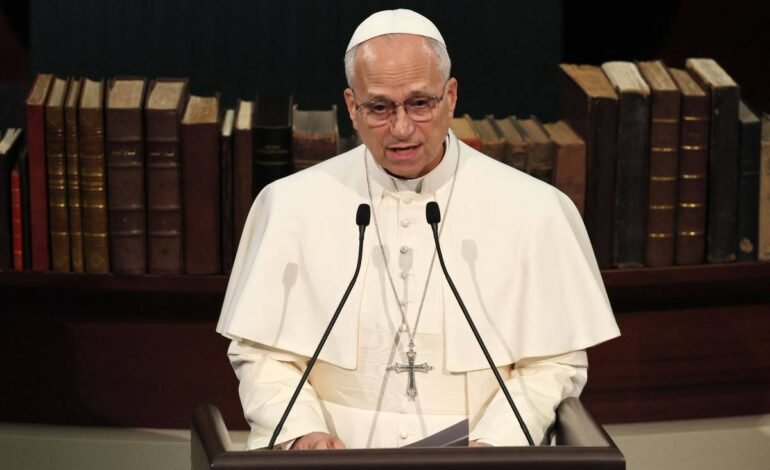 Papa Leão 14 diz que guerra voltou à moda e defende palestinos e venezuelanos