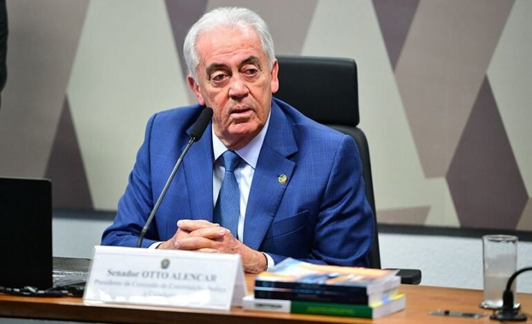 Otto Alencar e a arte de falar uma coisa e fazer outra