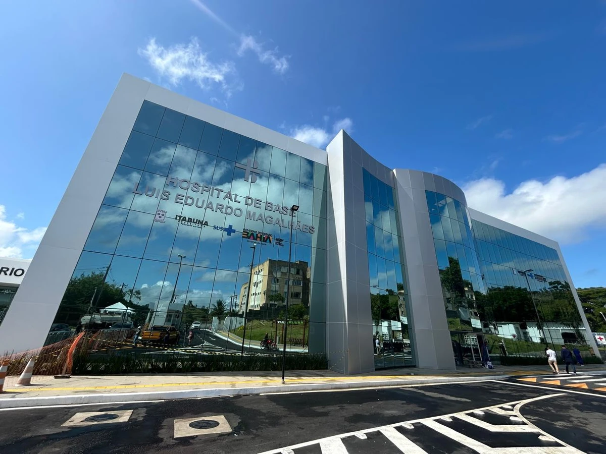 Jovem de 22 anos morre após cair de ambulância durante deslocamento em Itabuna