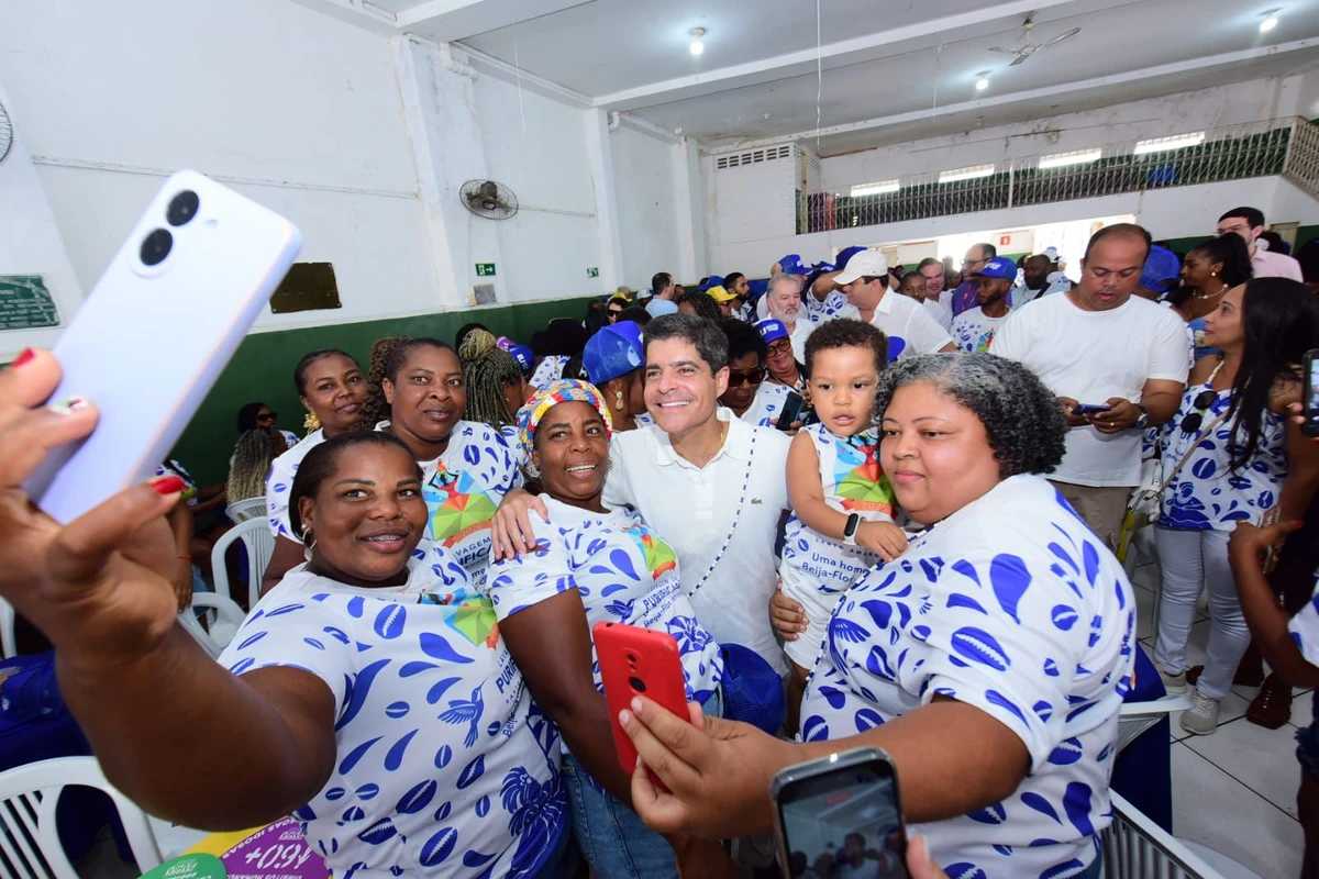 ACM Neto participa da Lavagem da Purificação em Santo Amaro