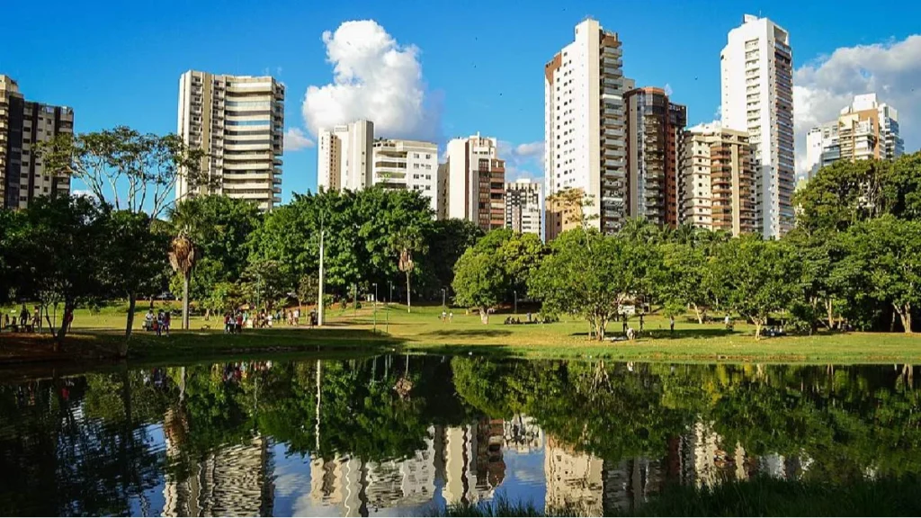 Goiânia reduz calor urbano após plantar 1,2 milhão de mudas