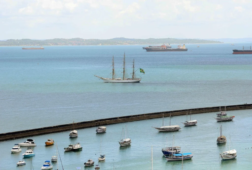 Salvador avalia novas rotas de transporte marítimo