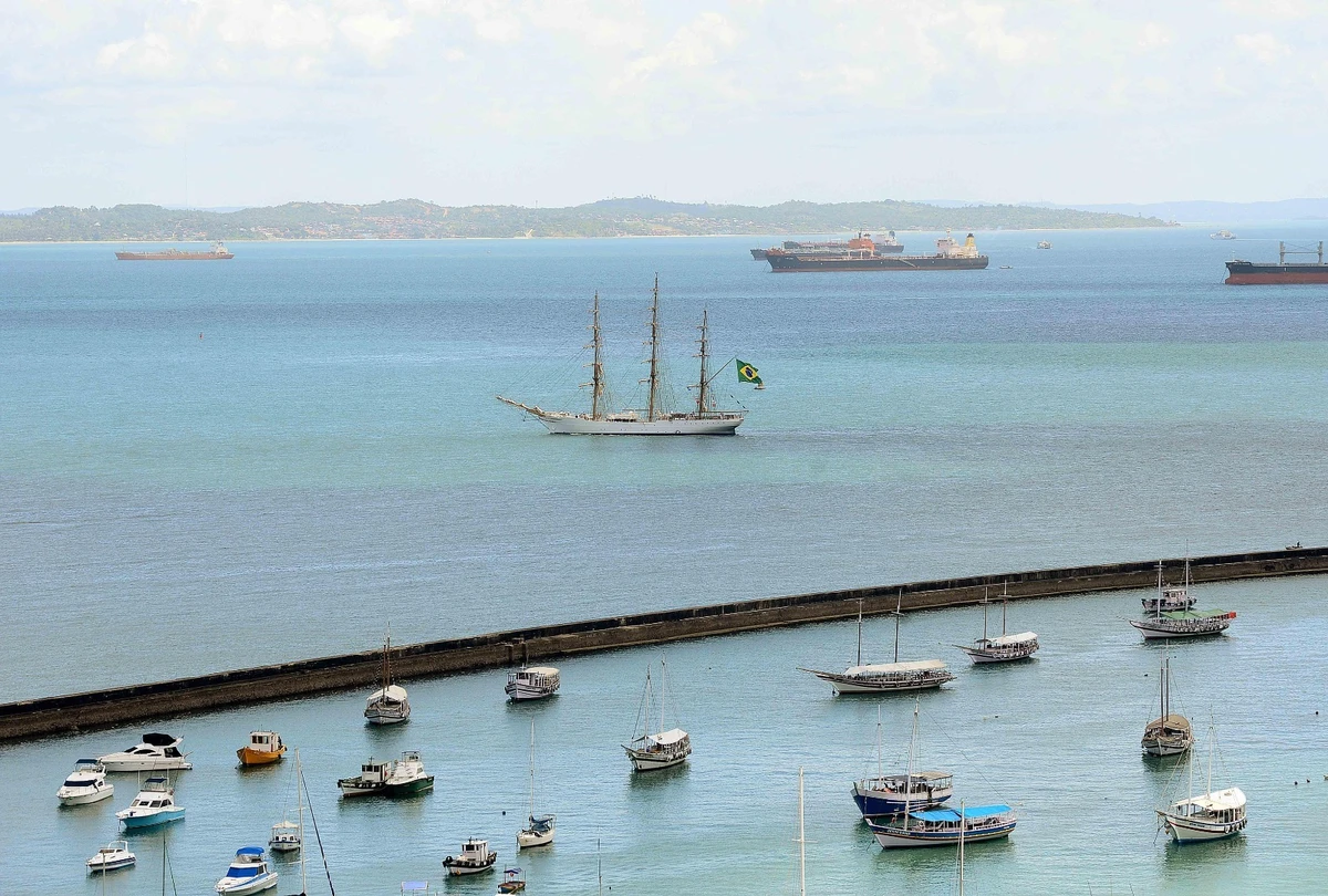 Salvador avalia novas rotas de transporte marítimo