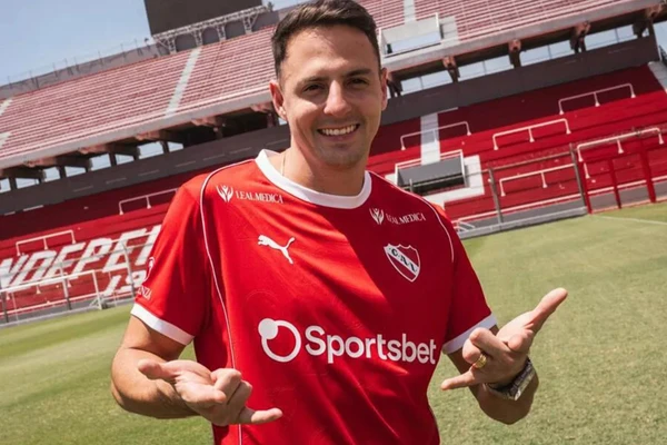 Santiago Arias é apresentado pelo Independiente após saída do Bahia