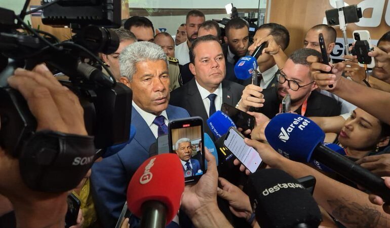 Jerônimo Rodrigues lamenta morte de policial durante abertura dos trabalhos na ALBA