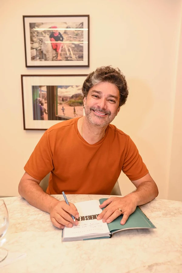 Livro retrata mulheres que sobrevivem quebrando pedras