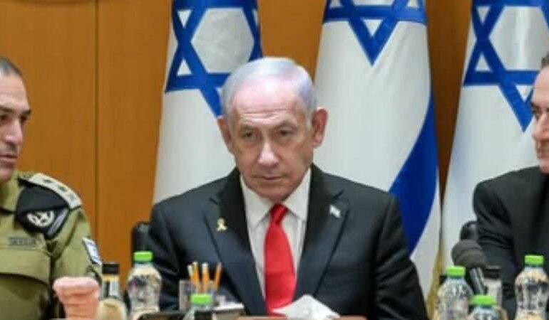 Israel amplia ofensiva e ataca alvos governamentais em Teerã