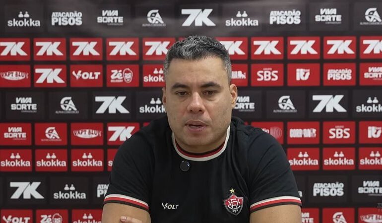 Jair Ventura atualiza situação de Kayzer e Camutanga
