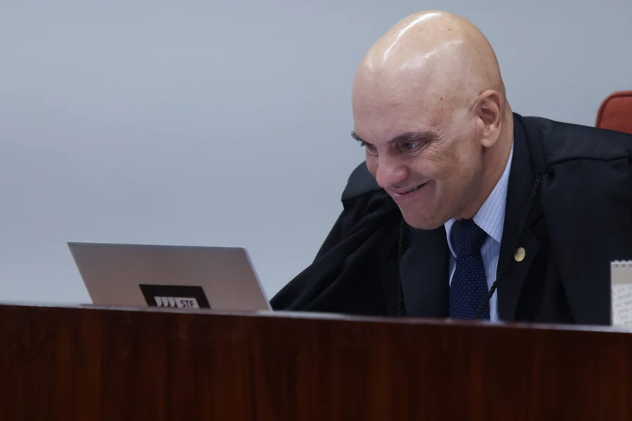 Moraes determina escolta policial durante internação de Bolsonaro