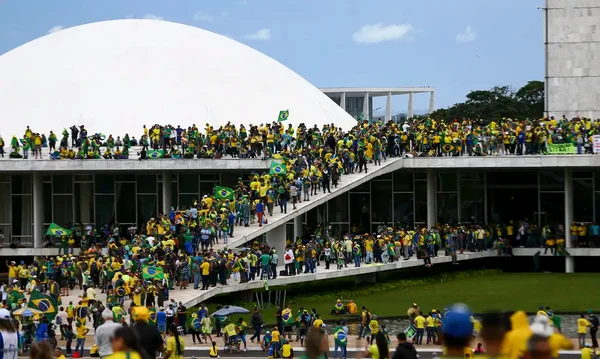 Congresso reage a vetos e tensiona relação com governo