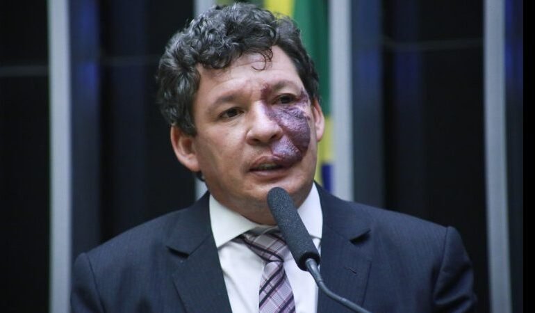 Deputado propõe limite de mandato no STF