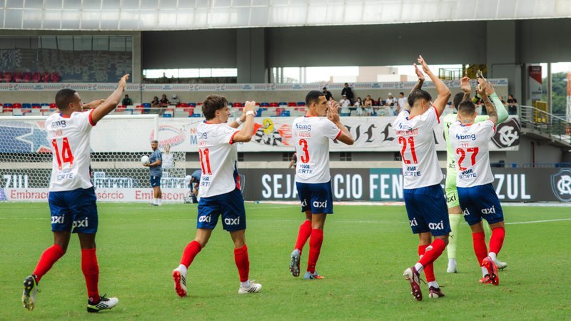 Bahia aposta alto em Román Gómez