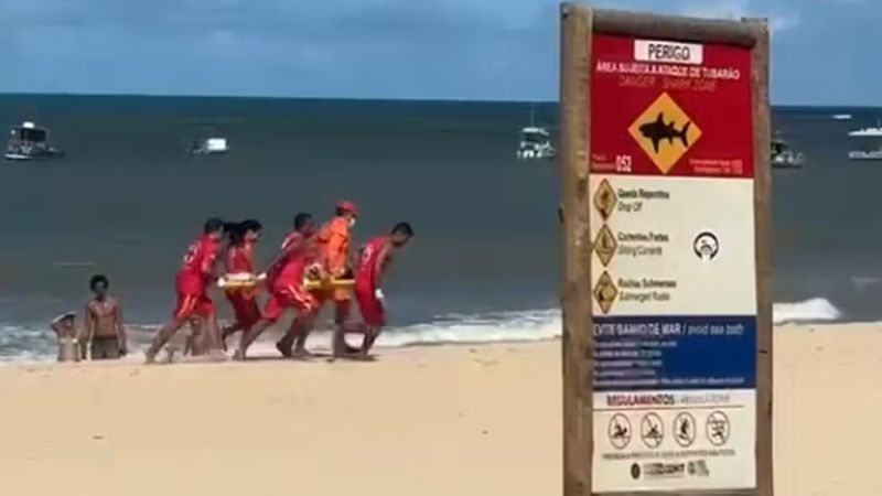 Menino de 11 anos é atacado por tubarão em praia de Pernambuco