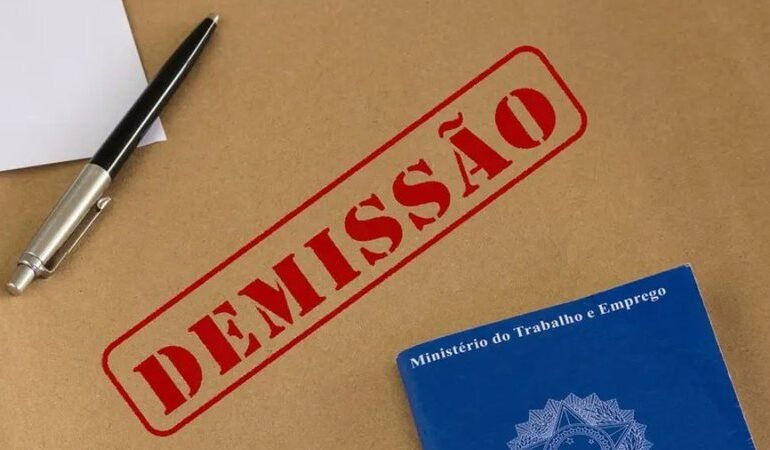 Governador interino do RJ promove mais de 3 mil exonerações