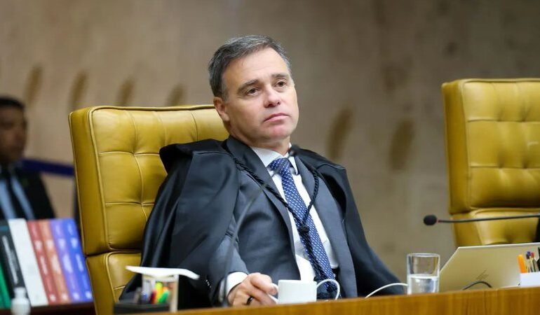 André Mendonça proíbe que PL impulsione conteúdos contra Lula nas redes sociais