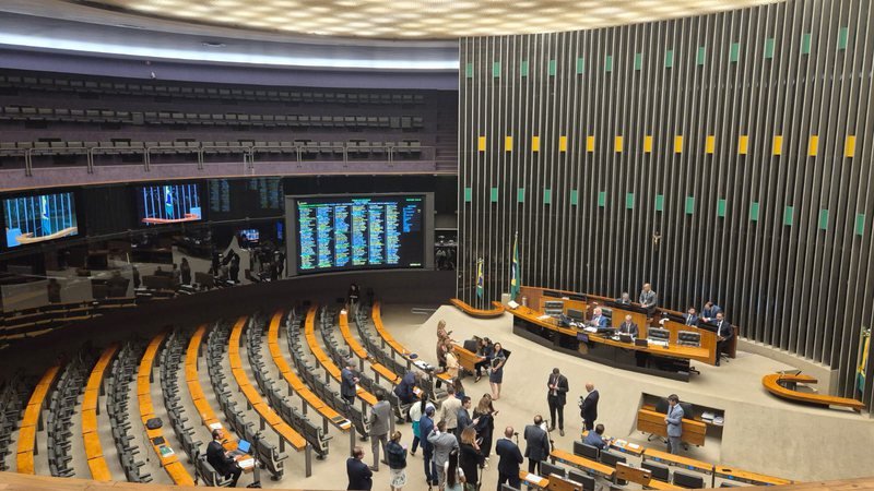 Projeto quer vetar publicidade de bebidas alcoólicas