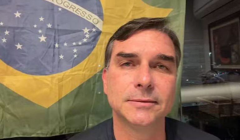 Edinho Silva reage a críticas de Flávio Bolsonaro às urnas eletrônicas