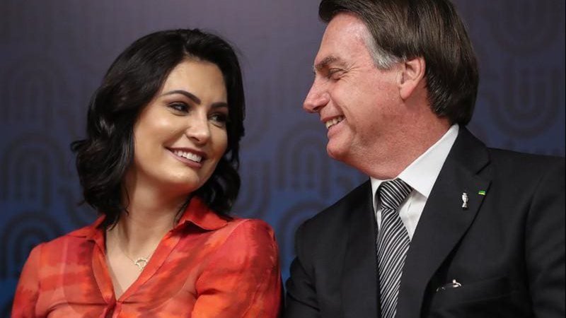 Defesa de Bolsonaro pede autorização ao STF